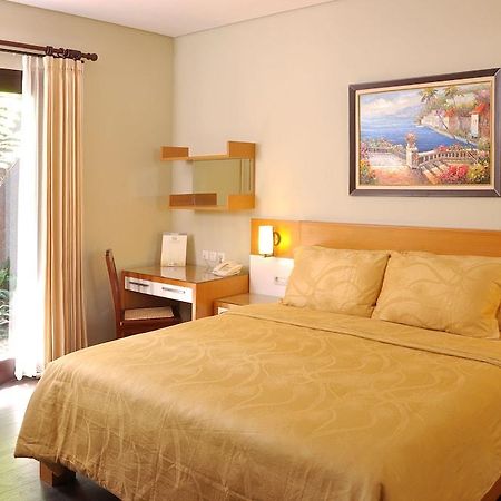Cozy Boutique Guest House Malang Exteriör bild