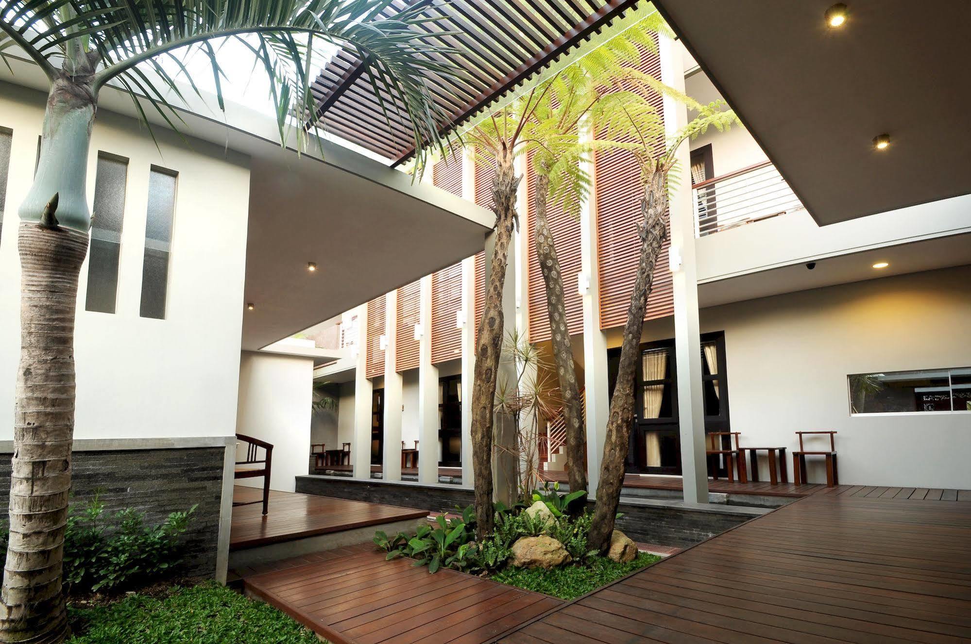 Cozy Boutique Guest House Malang Exteriör bild