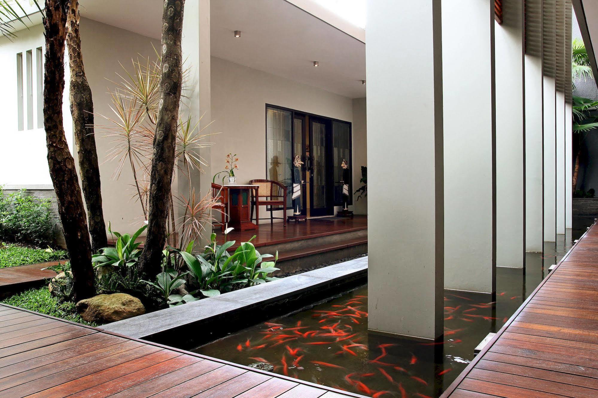 Cozy Boutique Guest House Malang Exteriör bild